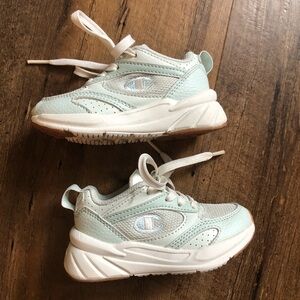 Toddler girls lace up Champion Sneakers size: 6t